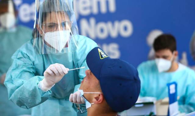 Teste contra o coronavírus em Brasília: maioria da população acha que o acesso aos testes é responsabilidade do governo federal (Marcelo Camargo/Agência Brasil)