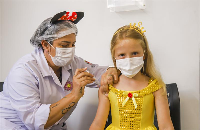 Crianças de 5 a 11 anos podem receber a primeira dose da vacina anticovid até sexta. - Foto: Daniel Castellano / SMCS