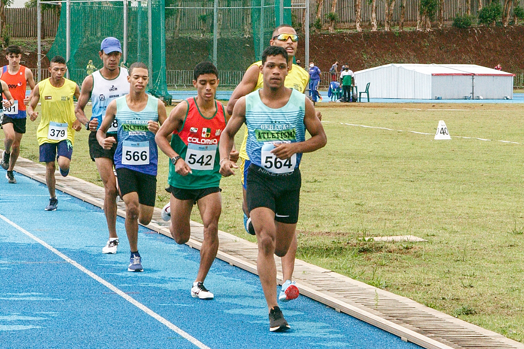 Mais de 250 atletas disputam etapa estadual de atletismo dos Jogos Abertos do Paraná - Foto: Paraná Esporte