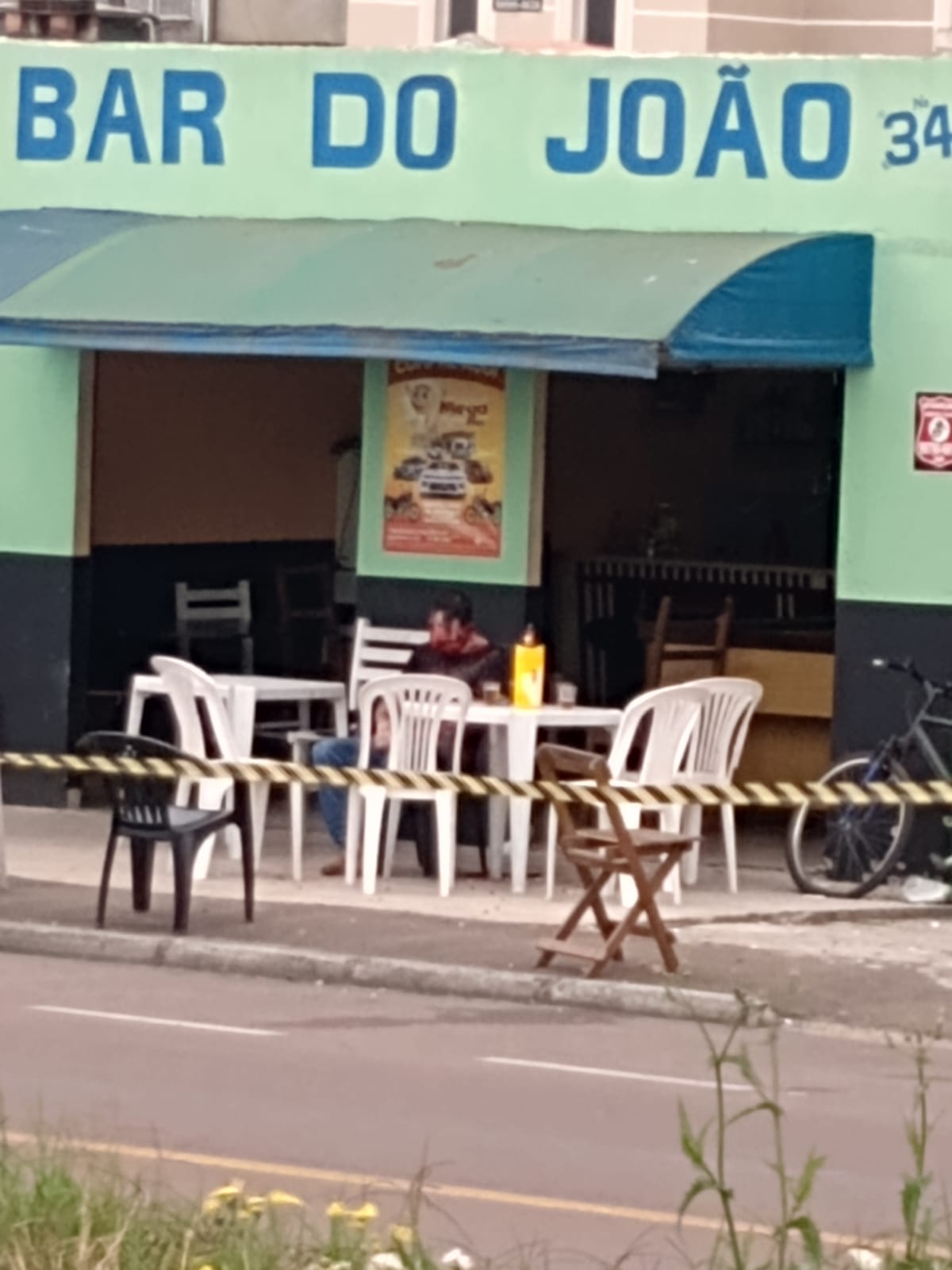 Homem é baleado 14 vezes no rosto e morre em bar de SJP - Jornalista  Luciana Pombo