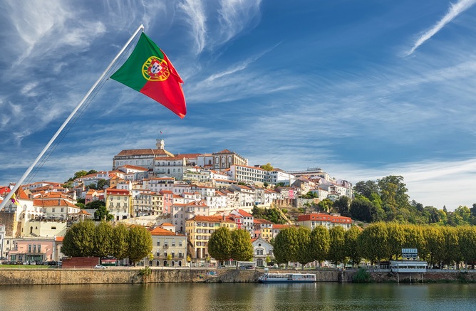 Portugal recebe 300 mil turistas brasileiros em dois meses: 256 foram recusados 