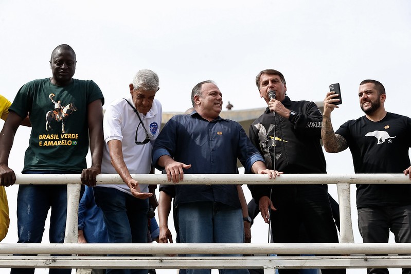 Bolsonaro com Pazuello durante ato na cidade do Rio de Janeiro no dia 23 de maio de 2021 - Alan Santos/PR