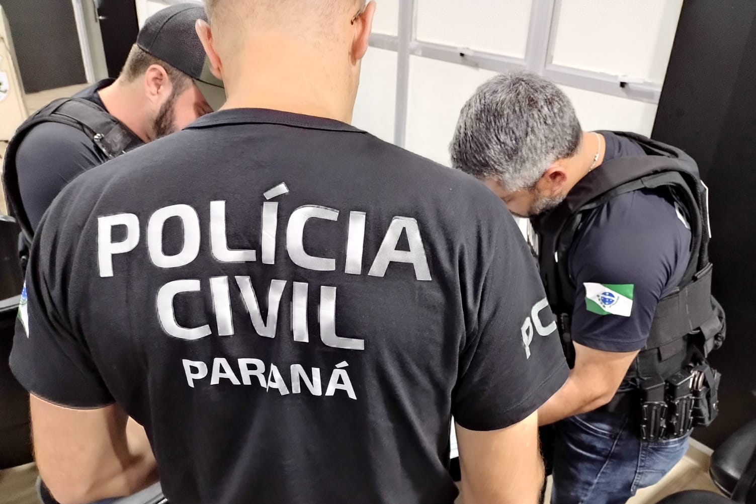 PCPR prende duas pessoas em operação contra organização criminosa responsável por roubos de carga no Paraná Foto: PCPR
