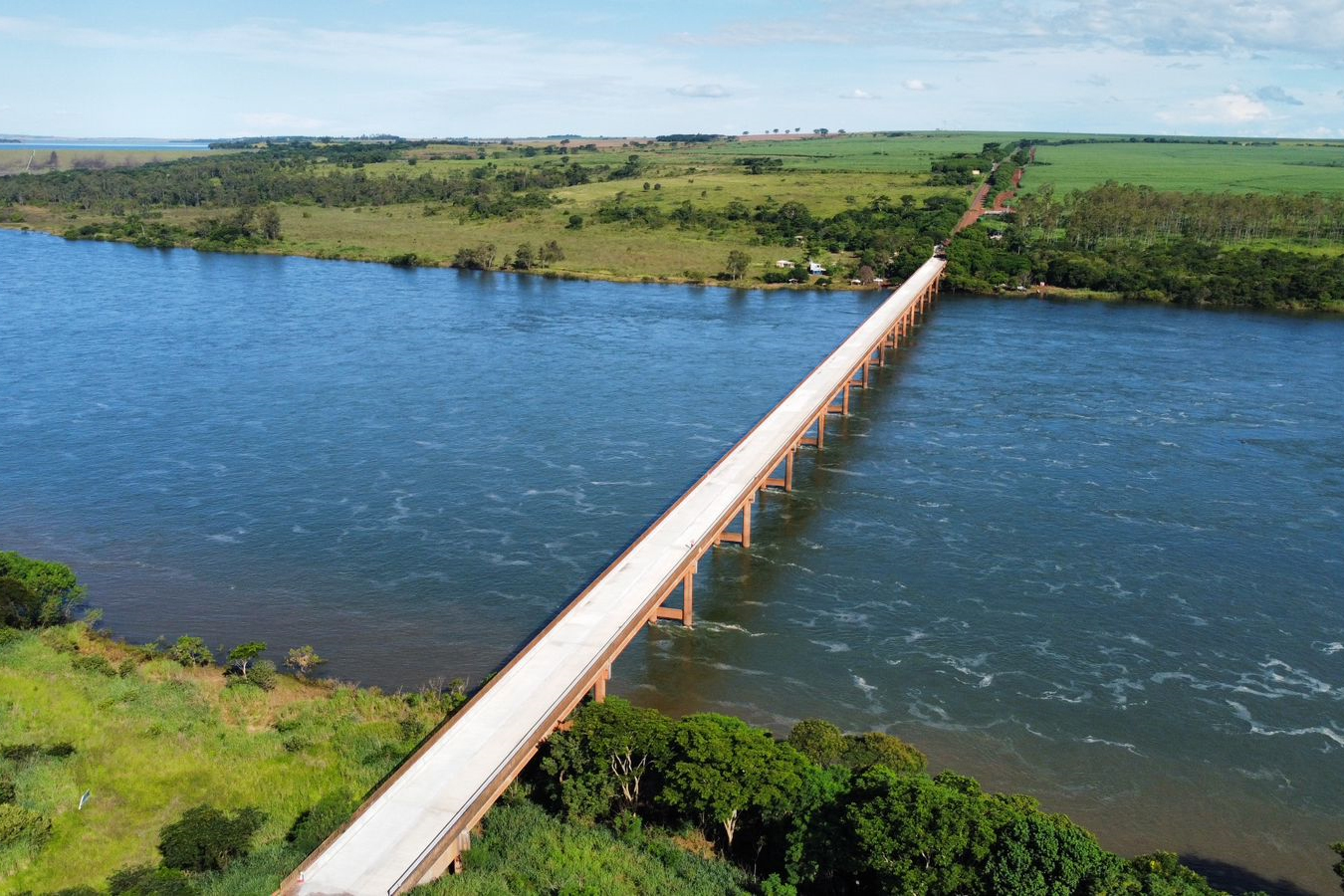 Ponte de Porecatu, na divisa entre São Paulo e Paraná, será reaberta nesta segunda-feira Foto: DER/SP