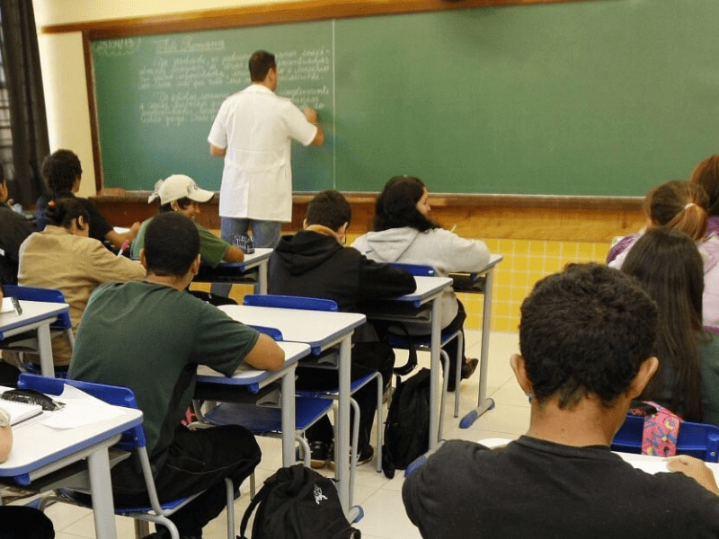 Evasão escolar é um dos fatores que contribui com a desigualdade social. Foto: Agência Estadual de Notícias/Governo do Paraná