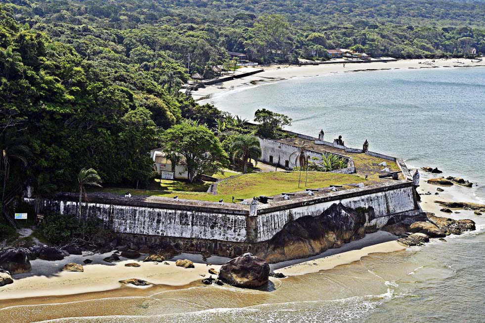 IAT autoriza obras de restauração na Fortaleza de Nossa Senhora dos Prazeres, na Ilha do Mel Foto: Arquivo AEN
