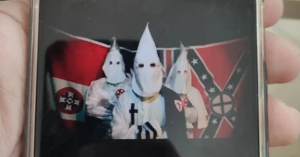 Imagens de cunho racista e nazista foram encontradas nos celulares dos suspeitos, segundo polícia - Foto: Divulgação