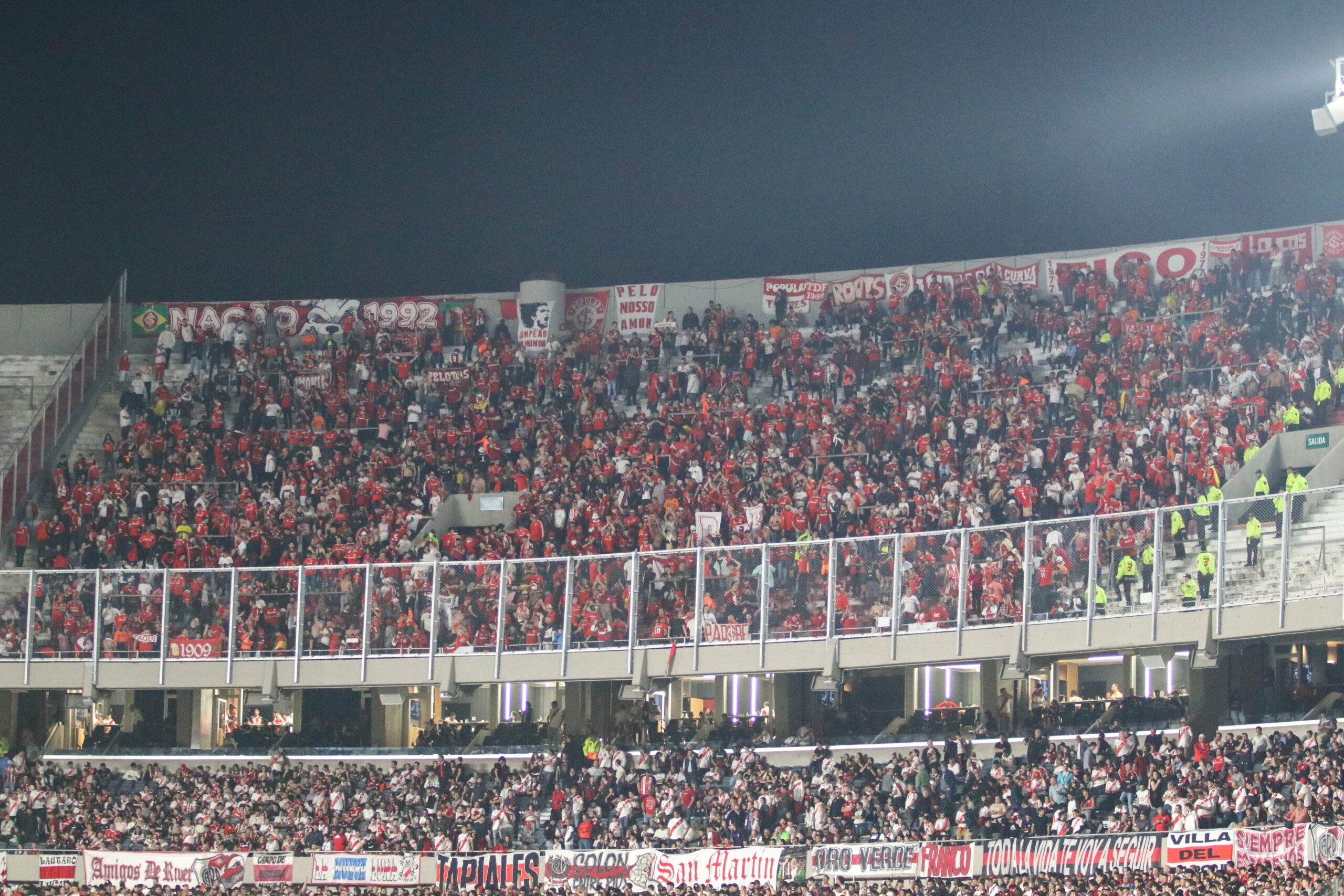 Inter perde para o River Plate no jogo de ida das oitavas da Libertadores -  AGÊNCIA ESPORTE