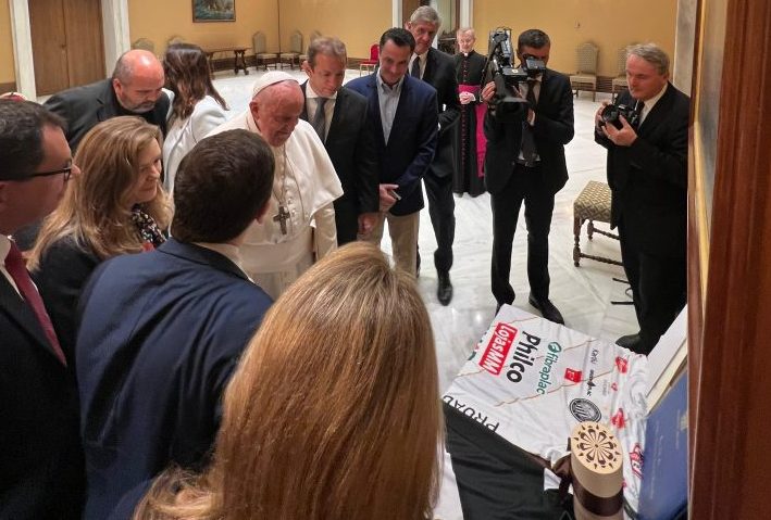 Comitiva da Comissão do Idoso com o Papa Francisco no Vaticano