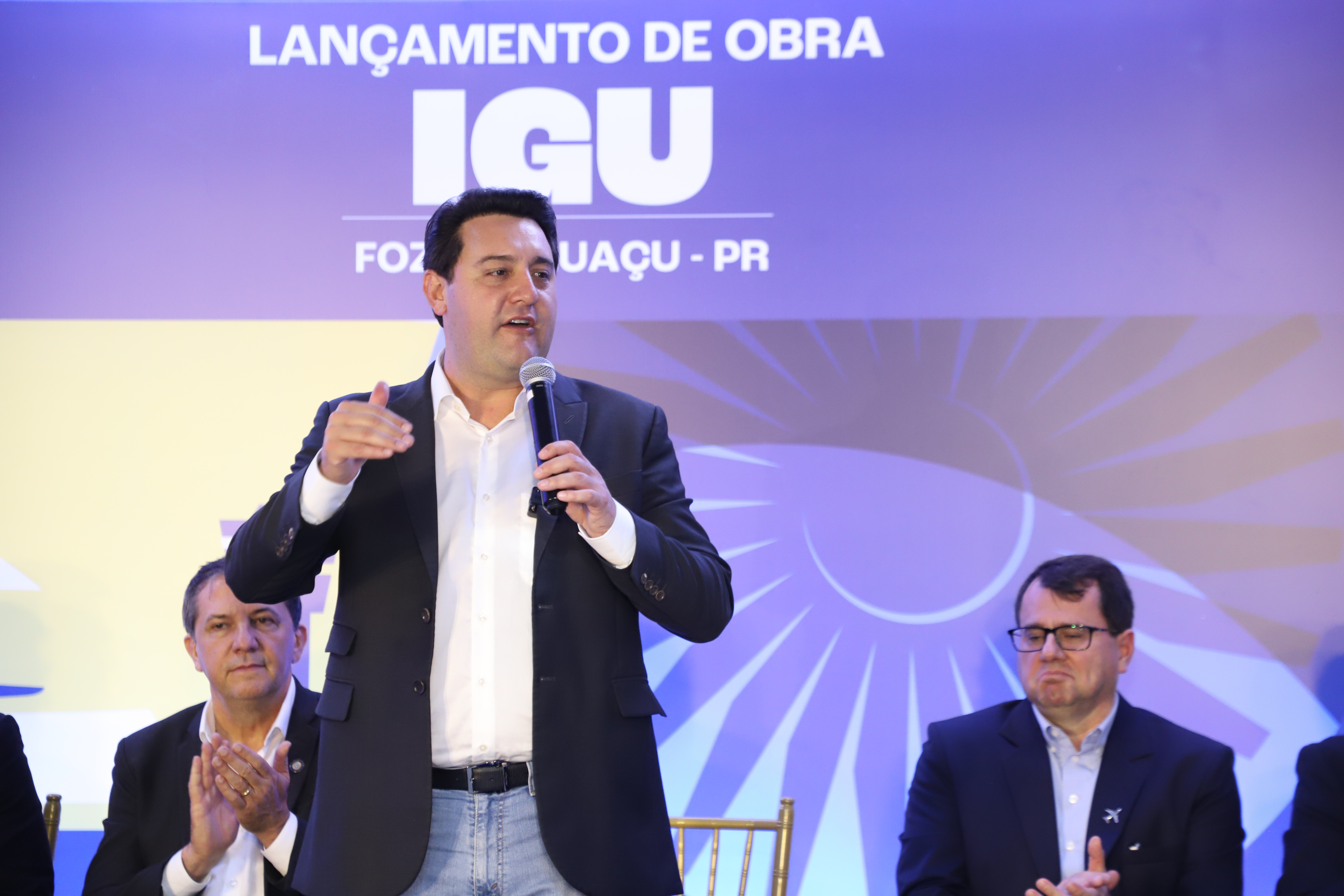 O governador Carlos Massa Ratinho Junior participou nesta terça-feira (19) do evento de início das obras de ampliação do Aeroporto Internacional de Foz do Iguaçu - Cataratas, no Oeste. Foto: Ari Dias/