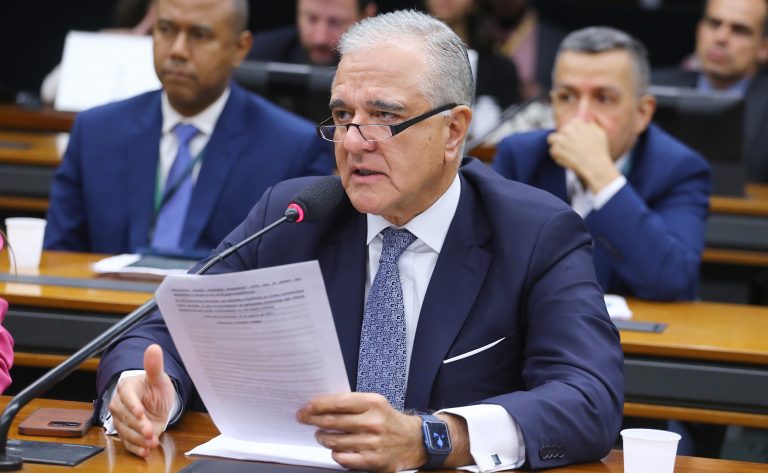 Julio Lopes defendeu a aprovação da proposta com alterações