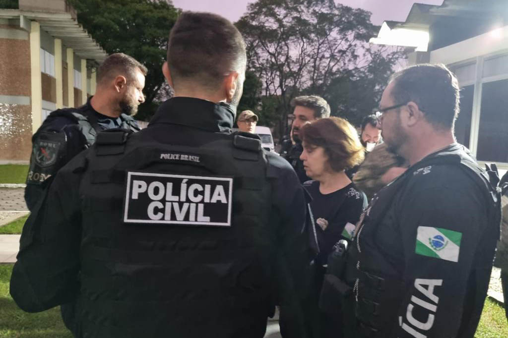 PCPR e PMPR cumprem 50 mandados contra grupo ligado ao tráfico de drogas em Curitiba Foto: PCPR