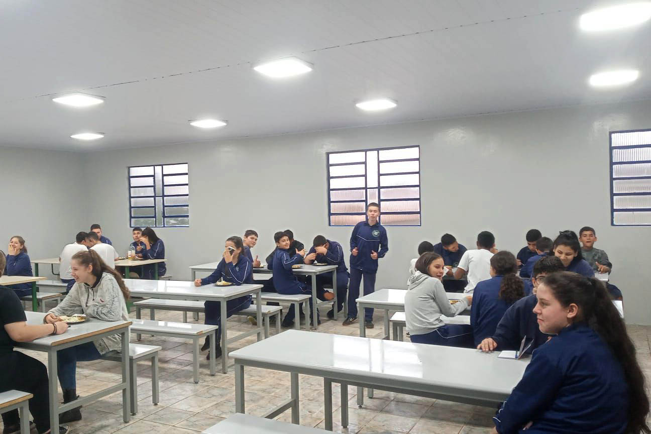 Refeitório de Colégio Cívico-Militar de Pato Branco passa por reestruturação completa Foto: SEED