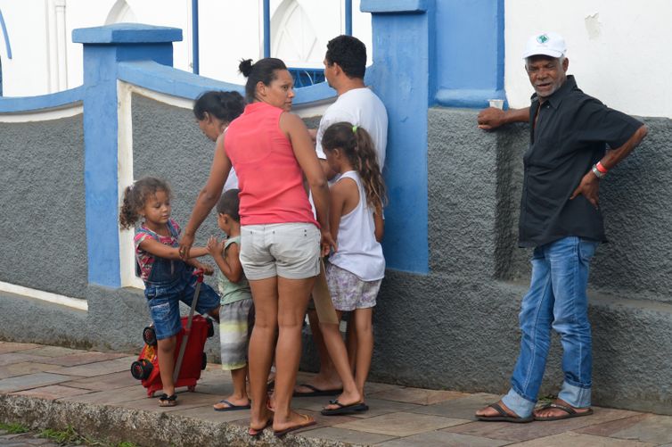 Mariana - Atingidos por rompimento de barragem em Mariana (MG) são levados para hoteis - Foto Antonio Cruz/ Agência Brasil