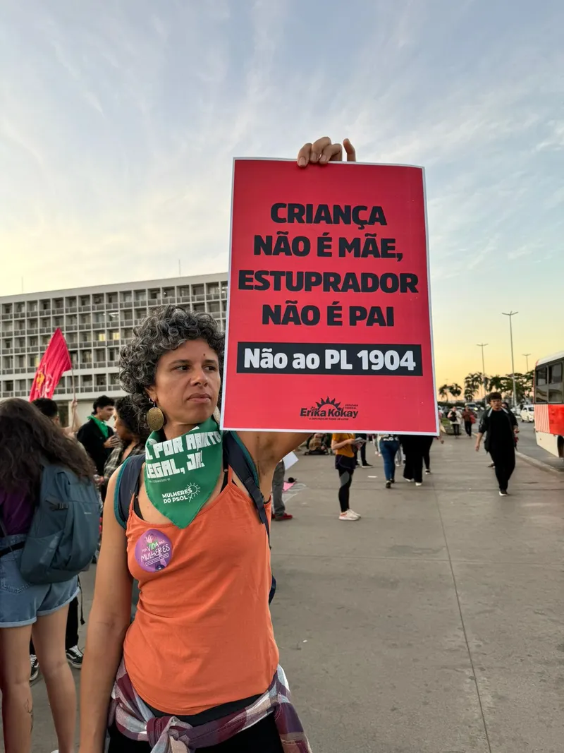 "Criança não é mãe, estuprador não é pai" é mote contra PL 1.904 em todo o país / foto: Brasil de Fato DF